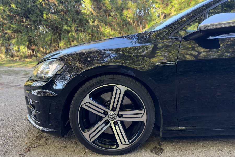 Volkswagen Golf R 