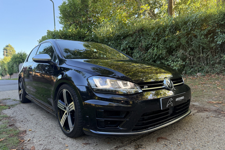 Volkswagen Golf R 